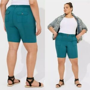 Torrid 9” Stretch Poplin Utility Short in “Gulf Coast” Teal
